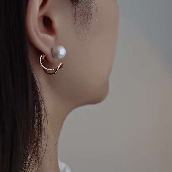 earring - Picture 2 of 7